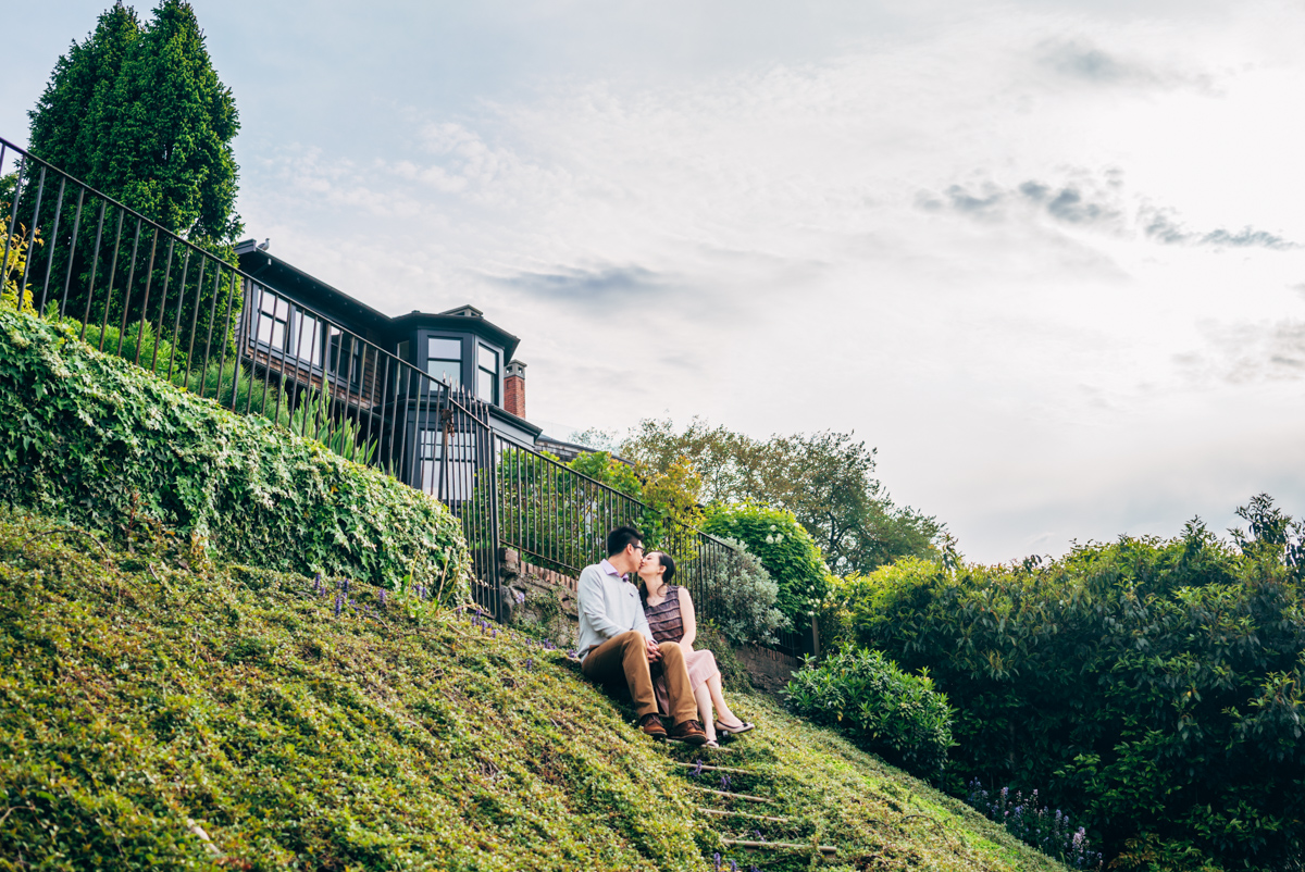 kitsilano engagement photography photo shoot vancouver residential kiss