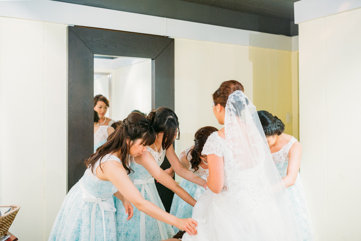 Bride getting ready (Vancouver, BC, Canada)